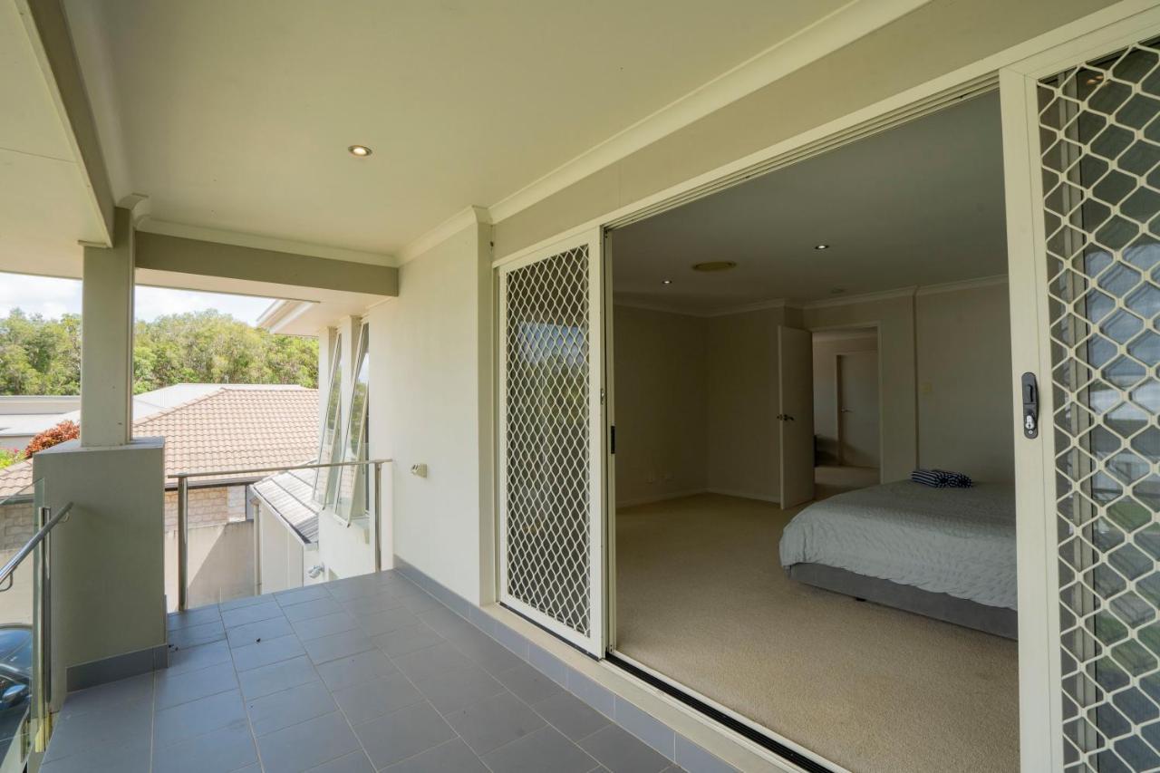 Modern 5 Bedroom Home Close To Harbour Town Gold Coast Eksteriør bilde